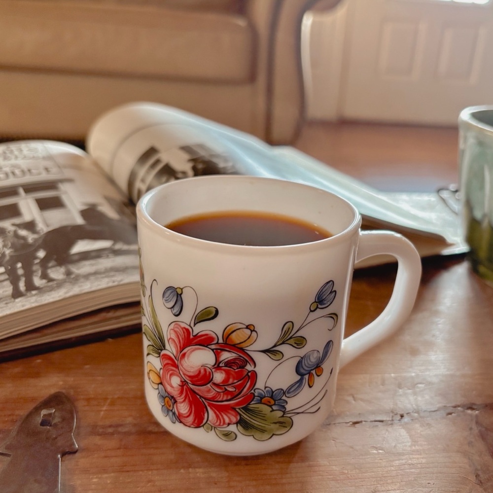 Vintage floral mug